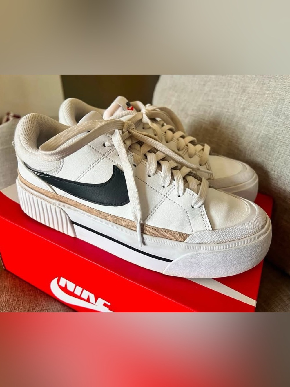 Nike Womenβs Court Legacy Lift Shoes Size 7